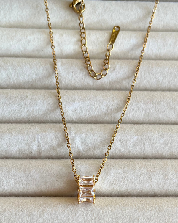 Producto - Cadena con dije círculo de acero quirúrgico enchapado en oro 18k 41-46cm