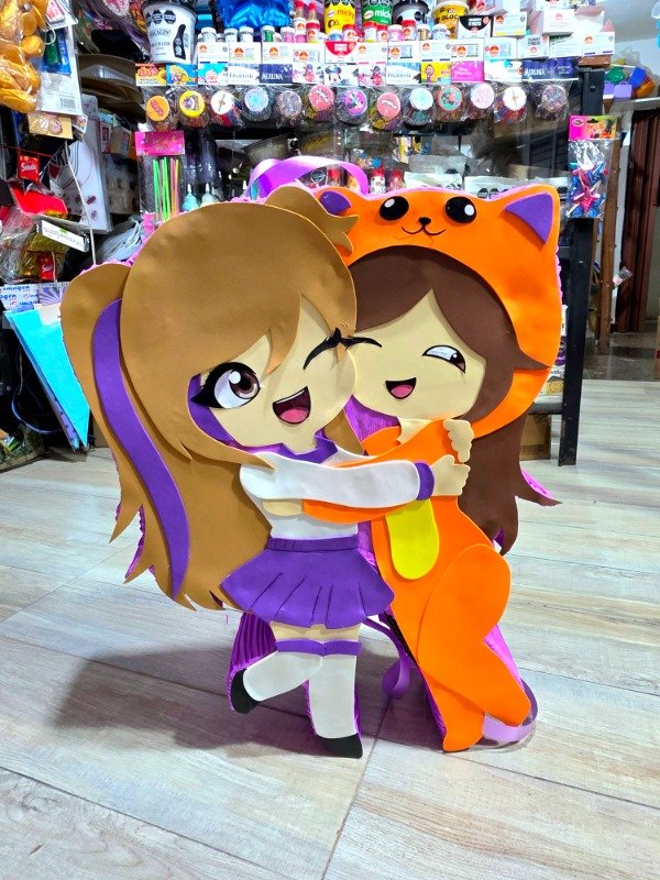 Producto - Piñata de luna vallejos y mandarina