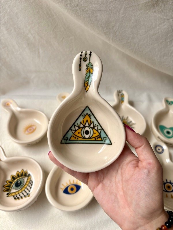 Producto - Sahumador de cerámica ojo con triángulo