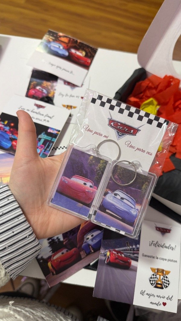 Producto - Box Cars con llaveros para compartir - 1