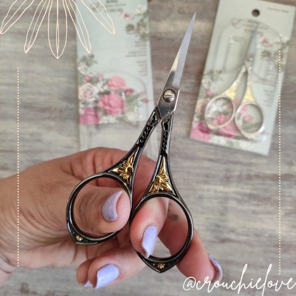 Producto - TIJERA FLOR en TRIÁNGULO