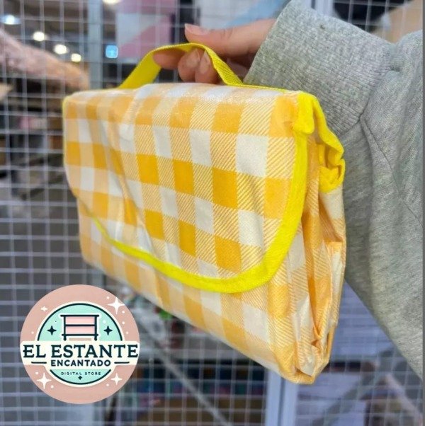 Producto - Mantel de picnic plegable 2x2 m con diseño a cuadros(Rojo, Amarillo o Verde)