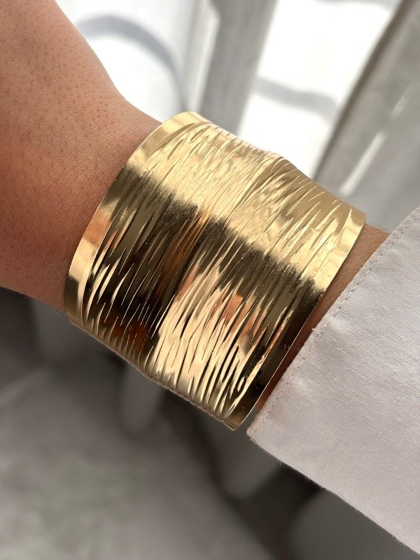 Producto - Brazalete dorado magna