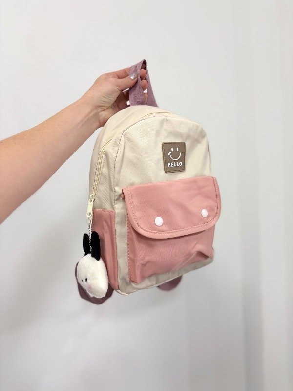 Producto - Mochila chica colores con conejo de llavero - 1