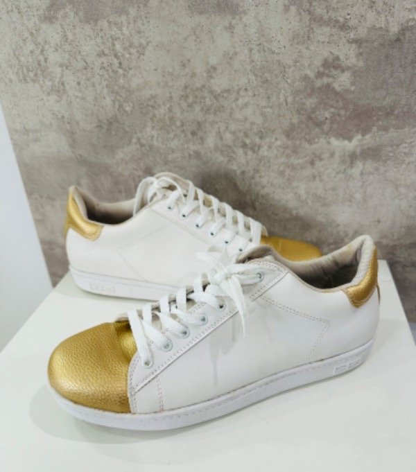 Producto - Zapatillas Símil Cuero Blanco/dorado
