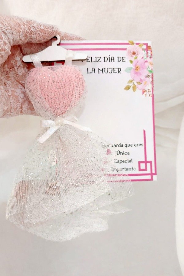 Producto - Corazon vestido con tul y perchita