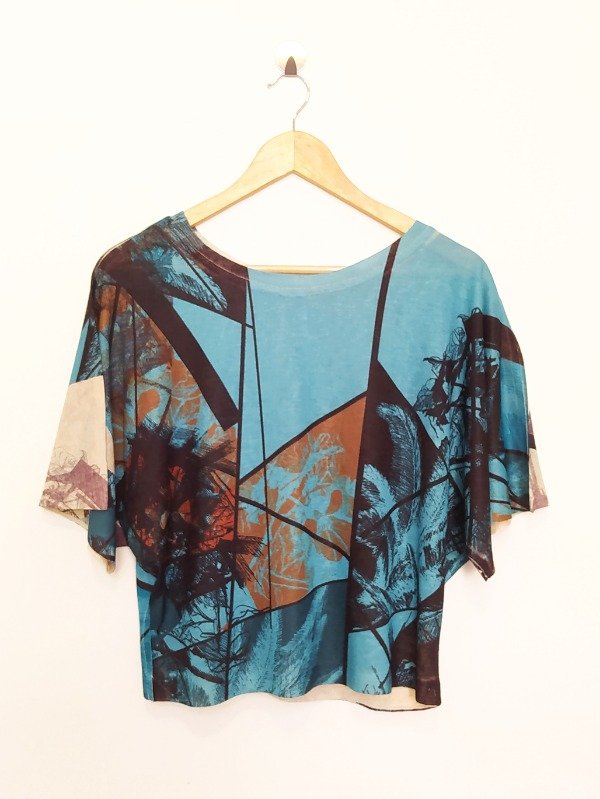 Producto - Remera FLASH -estampa Flores de verano fríos- - 0