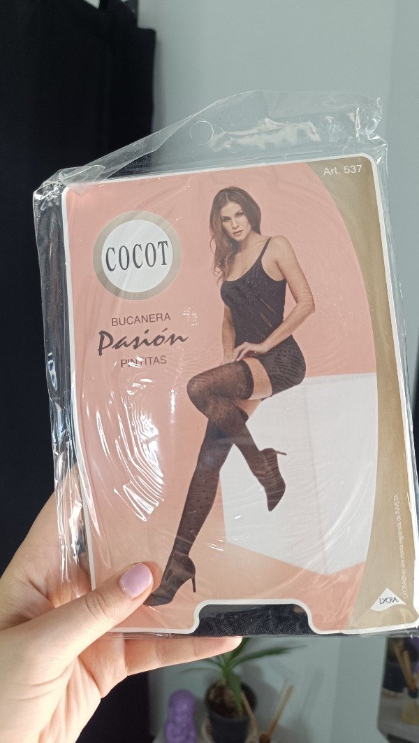Producto - Medias bucaneras pintitas