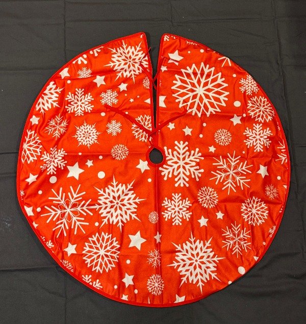 Producto - Pie de árbol rojo con nieve (Efectivo: 27.920)