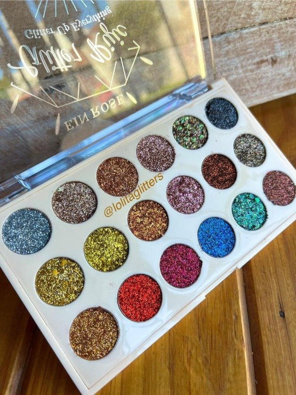 Producto - PALETA DE SOMBRAS GLITTER 18 COLORES