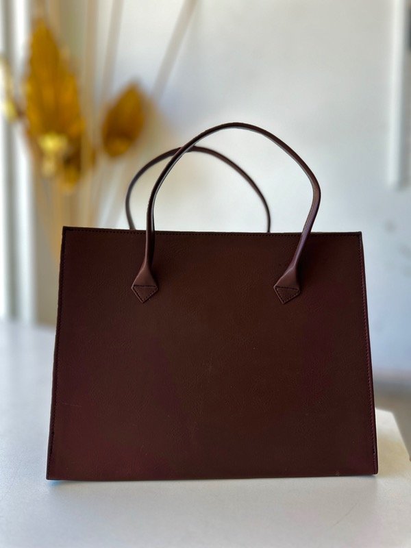 Producto - CARTERA RÍGIDA GRANDE CHOCOLATE