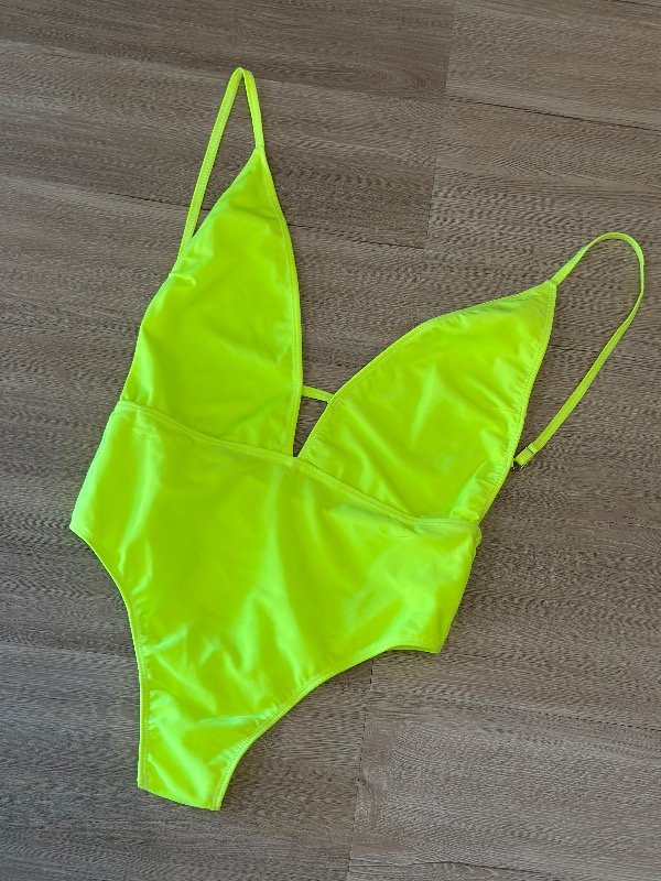 Producto - ART. 1044 ENTERIZA CON ESCOTE AMARILLO NEÓN