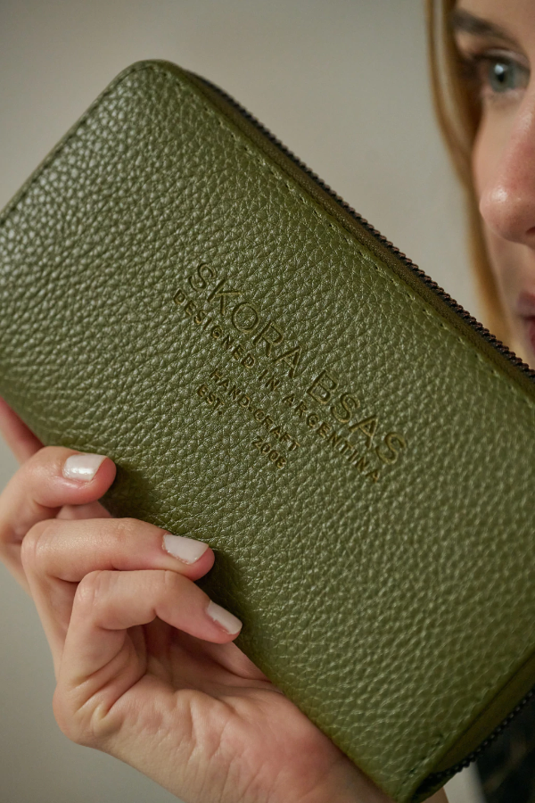 Producto - Billetera Skora verde simple cierre