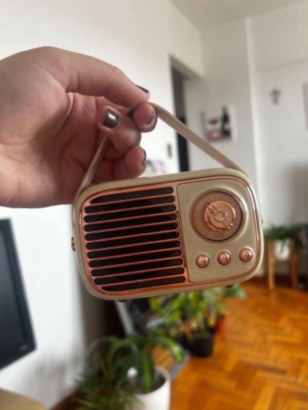 Producto - Parlante Bluetooth con diseño de Radio Vintage - 2