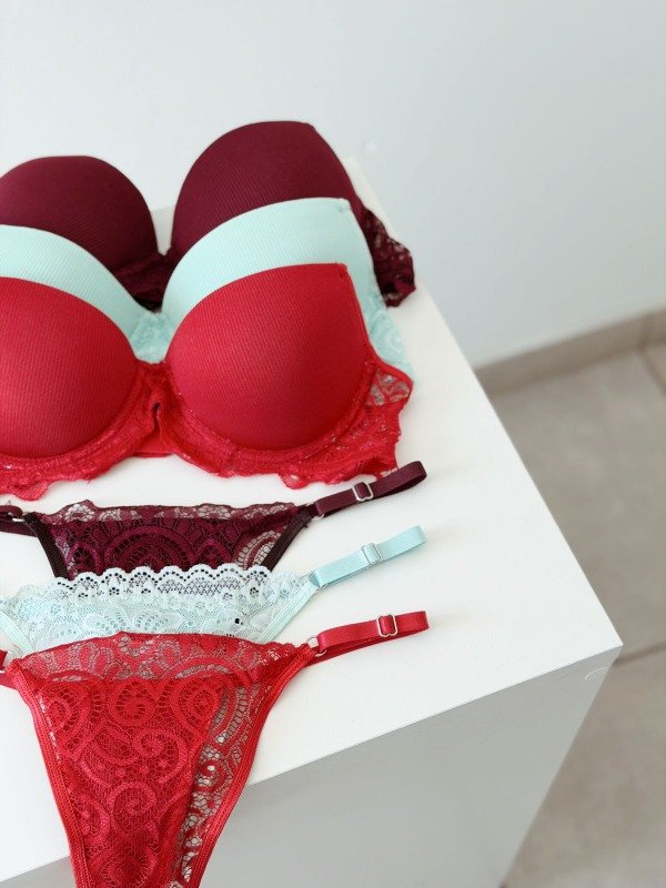 Producto - CONJUNTO ARMADO MORLEY CON ENCAJE