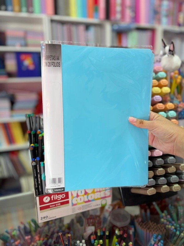 Producto - Carpeta c/ 20 folios A4 - celeste pastel