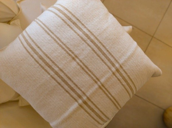 Producto - ALMOHADON TEJIDO A RAYAS