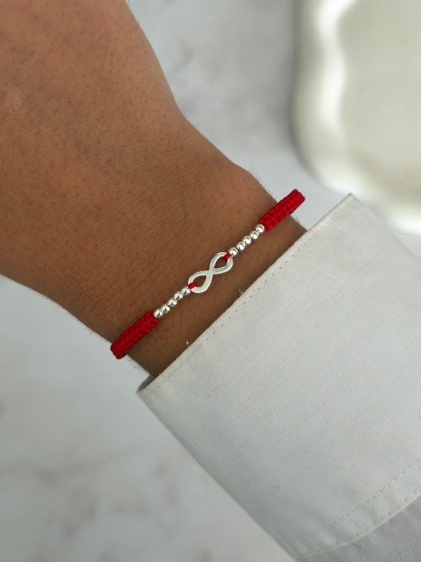 Producto - Pulsera macramé roja infinito