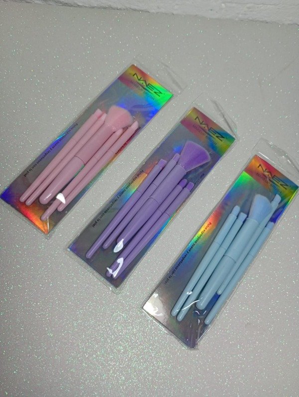 Producto - Brochas de maquillaje x5 tonos pasteles Naez
