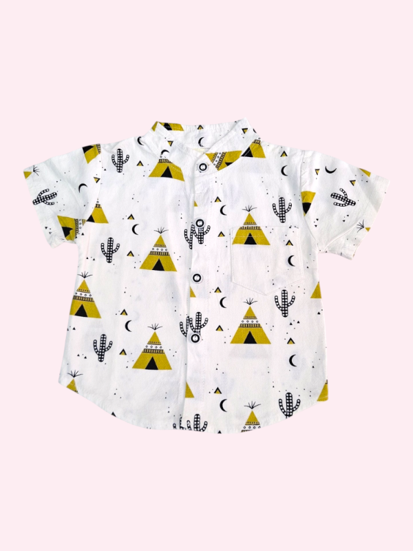 Producto - Camisa cuello mao de lina color blanca con carpas 2 años