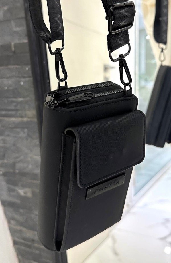 Producto - Billetera doble Amayra porta celular negra