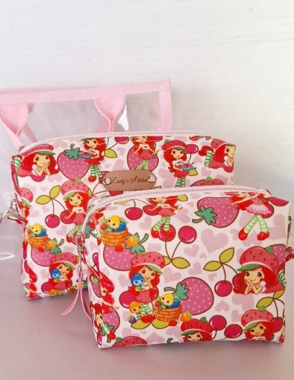 Producto - Set IRIS: 2 Neceser frutillita + bolsita nylon