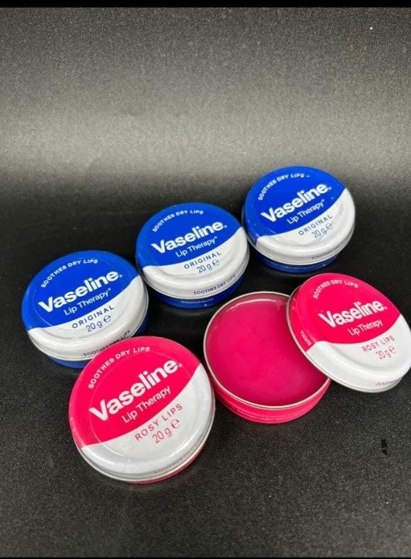 Producto - VASELINA PARA ROSTRO Y LABIOS LIP THERAPY