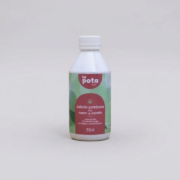 Producto - Jabón Potásico con Neem y Canela La Pota x 250 ml. - 0