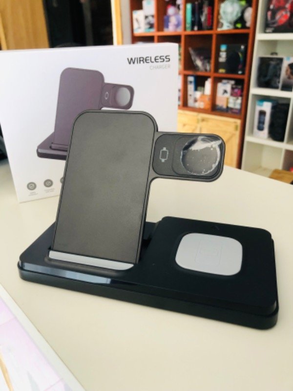 Producto - Estación de Carga Magnética  3 en 1