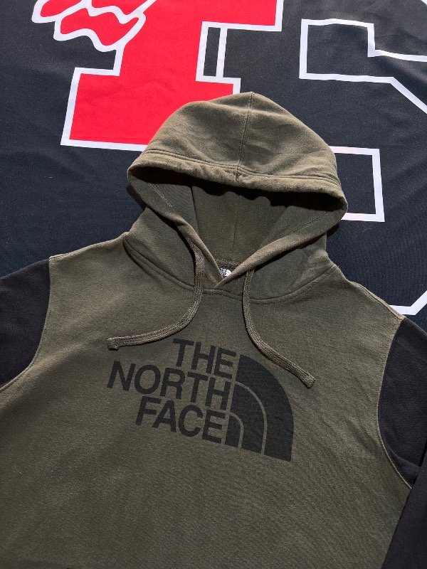 Producto - Buzo The North Face bicolor. Talle M