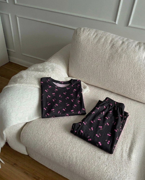 Producto - Pijama de morley largo - Negro con cerezas