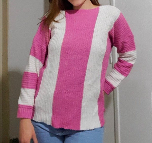 Producto - Suéter rayado blanco y fucsia, talle único