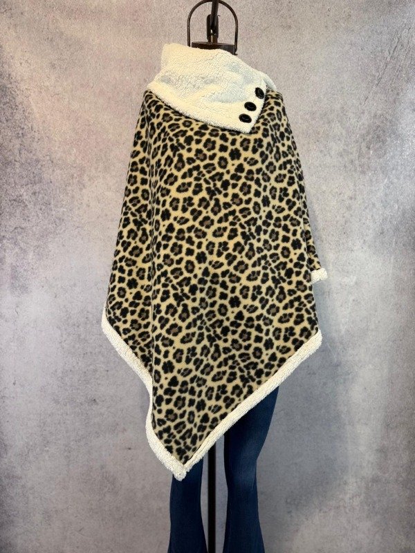 Producto - PONCHO PRINT MANTECA POLAR CON PIEL
