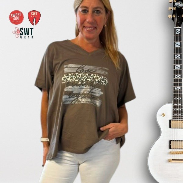 Producto - Remerón LOVE ANIMAL PRINT BRILLOS Escote en V Algodón Oversized ANG - 1