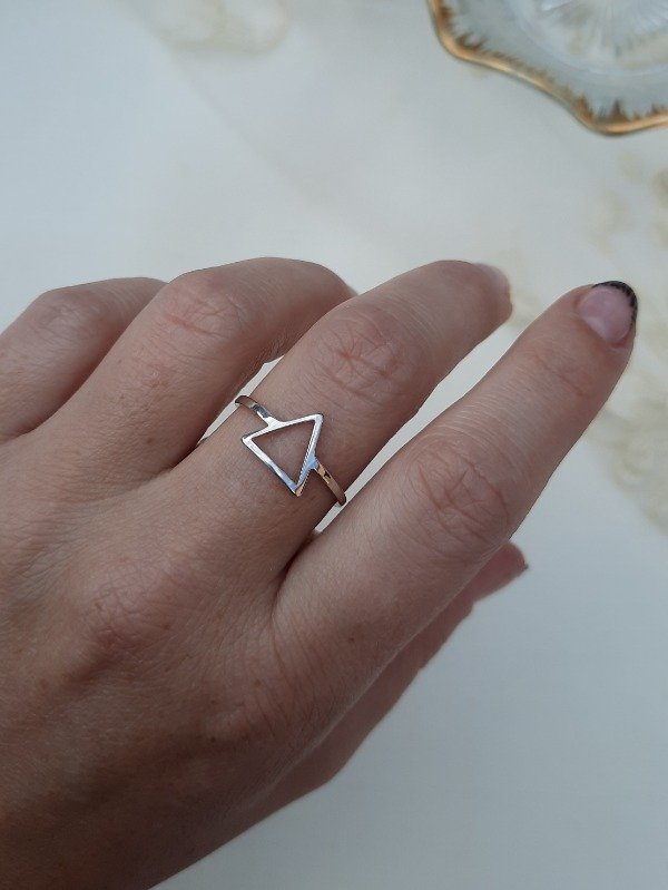Producto - Anillo triángulo calado