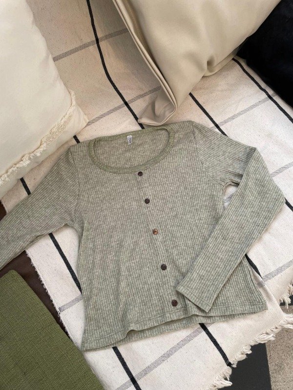 Producto - Remera botones