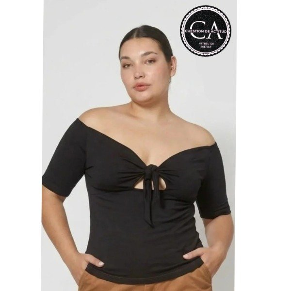 Producto - Reme lycra escote abierto con hombros descubiertos. Talle 50/54