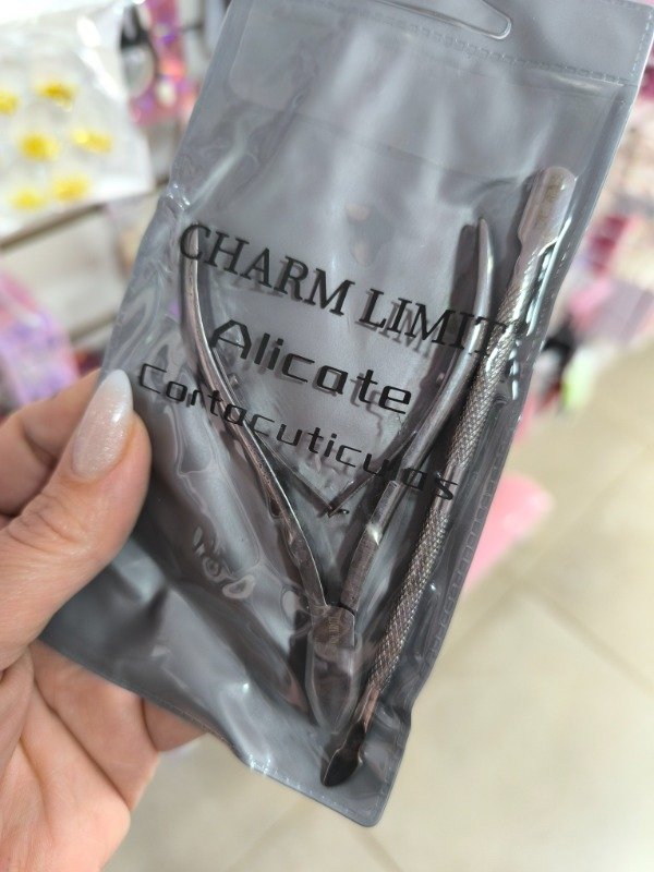 Producto - Repujador y Alicate Corta Cutículas CharmLimit