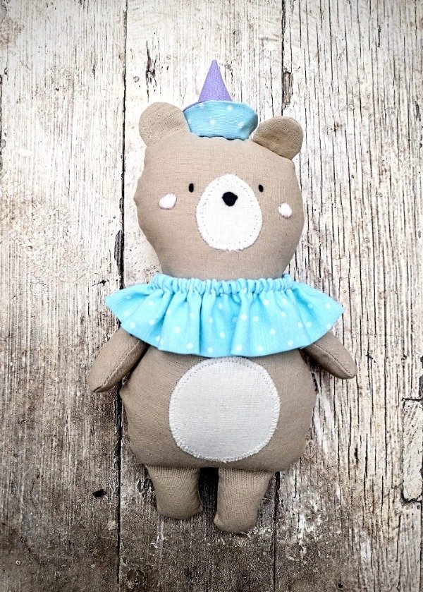 Producto - Osito con Bonete y Volado Celeste y Lunares