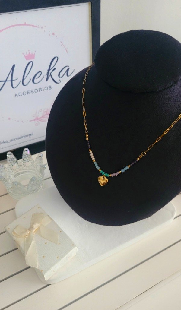 Producto - Collar corazón cristales multicolor de acero dorado