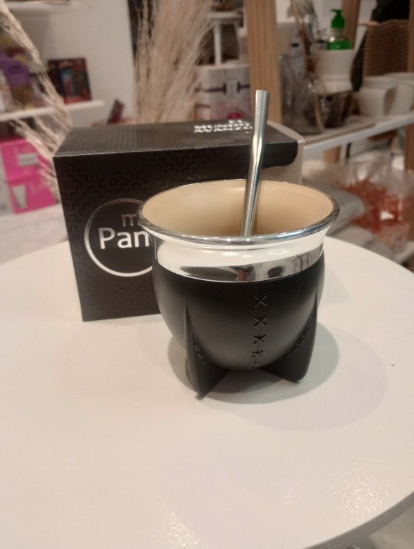 Producto - Mate Pampa en caja con bombilla. Negro.