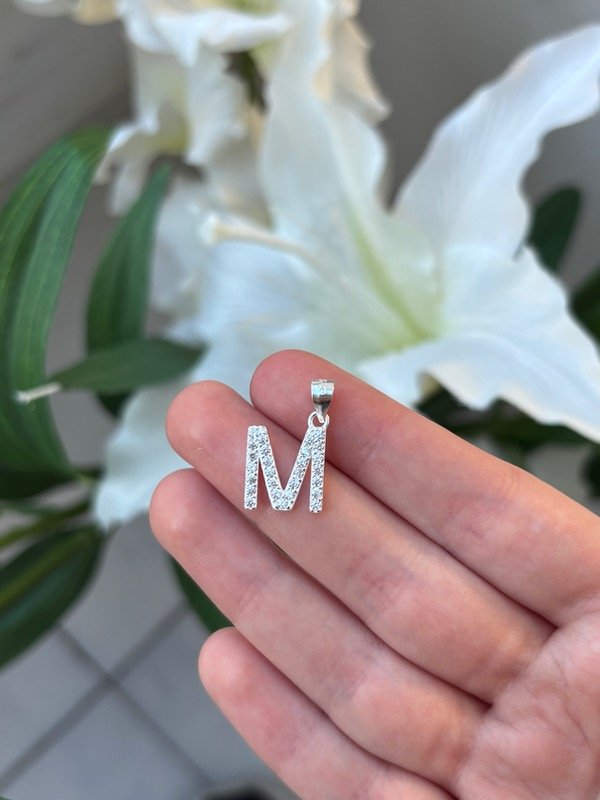 Producto - Dije Inicial M Grande