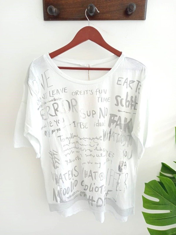 Producto - Remera escrita blanca
