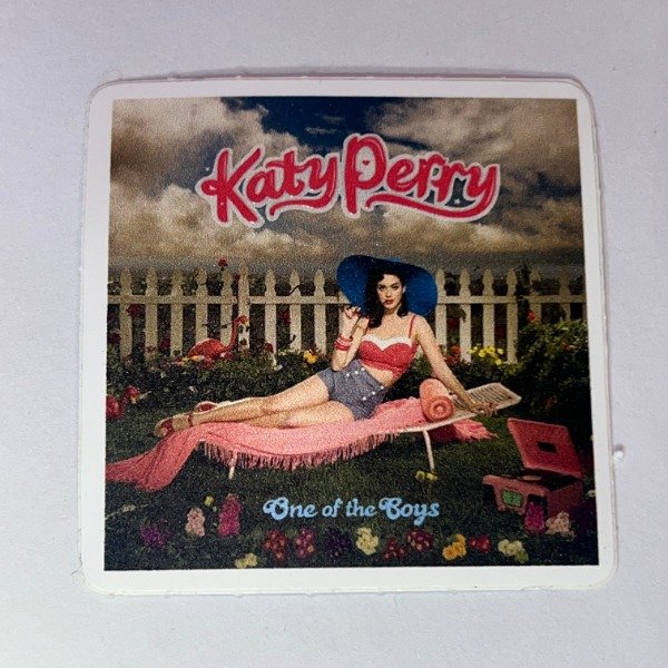 Producto - KATY ONE OF THE BOYS