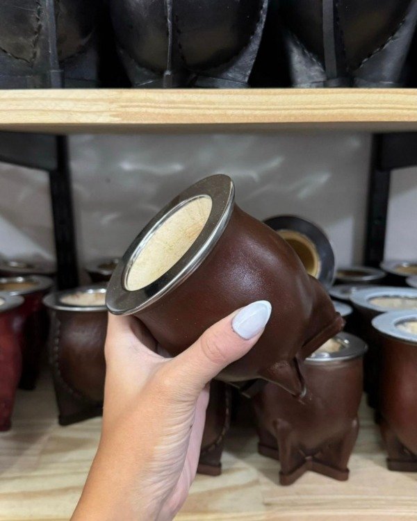 Producto - CAMIONERO MARRON(VIROLA DE ACERO)