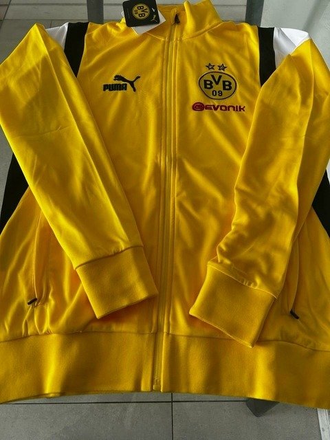 Producto - Campera Borussia Dortmund 2025 IMPORTADA
