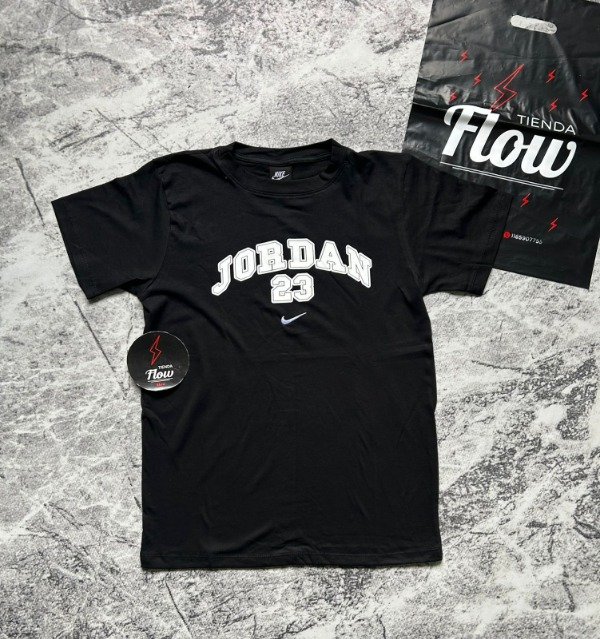 Producto - Remera JORDAN DETROIT Negra