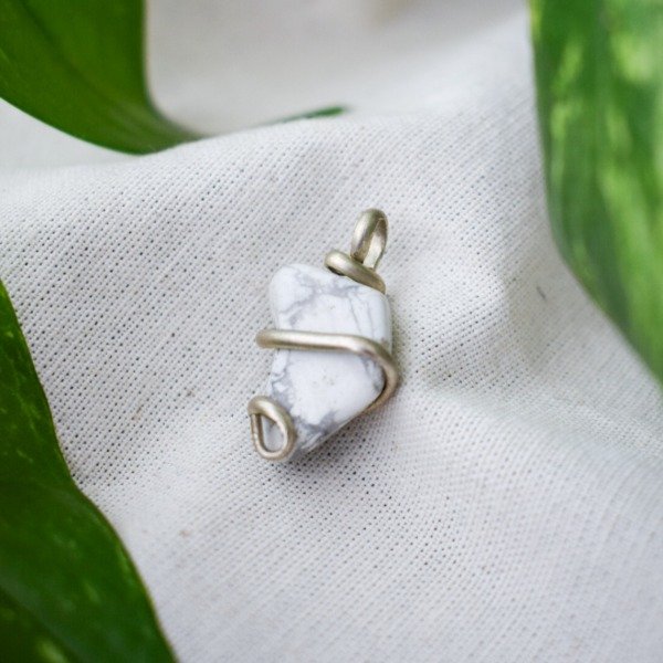 Producto - Dije Howlita en Alpaca