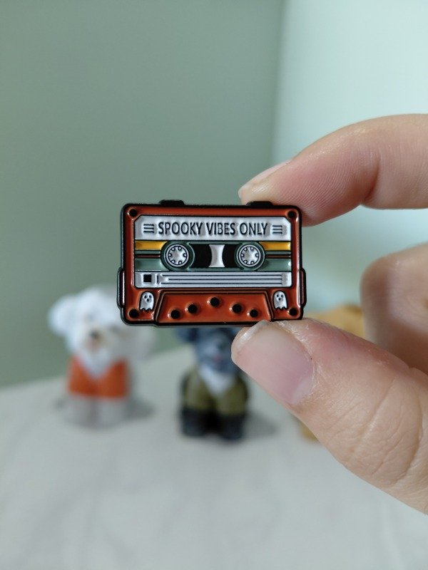 Producto - Pin metalizado - Cassette "Spooky vibes only" #3232