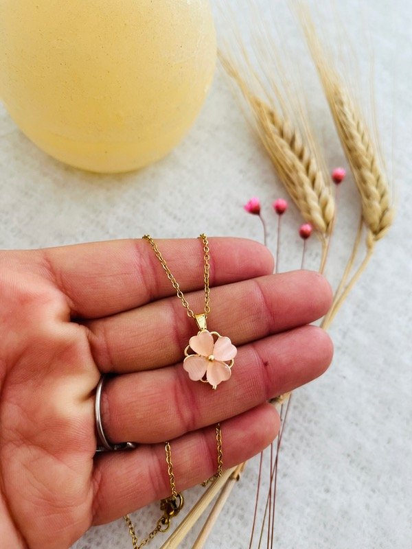 Producto - Cadena con dije giratorio flor
